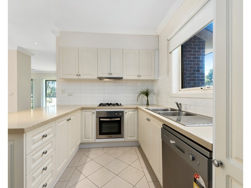 2 JESSICA PARK Drive, Lilydale VIC 3140
