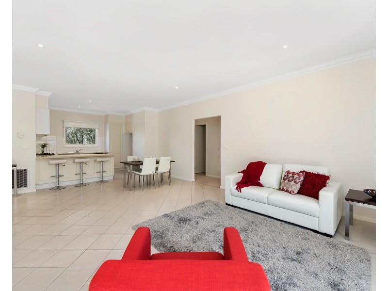 2 JESSICA PARK Drive, Lilydale VIC 3140