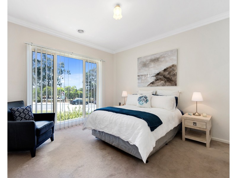 2 JESSICA PARK Drive, Lilydale VIC 3140
