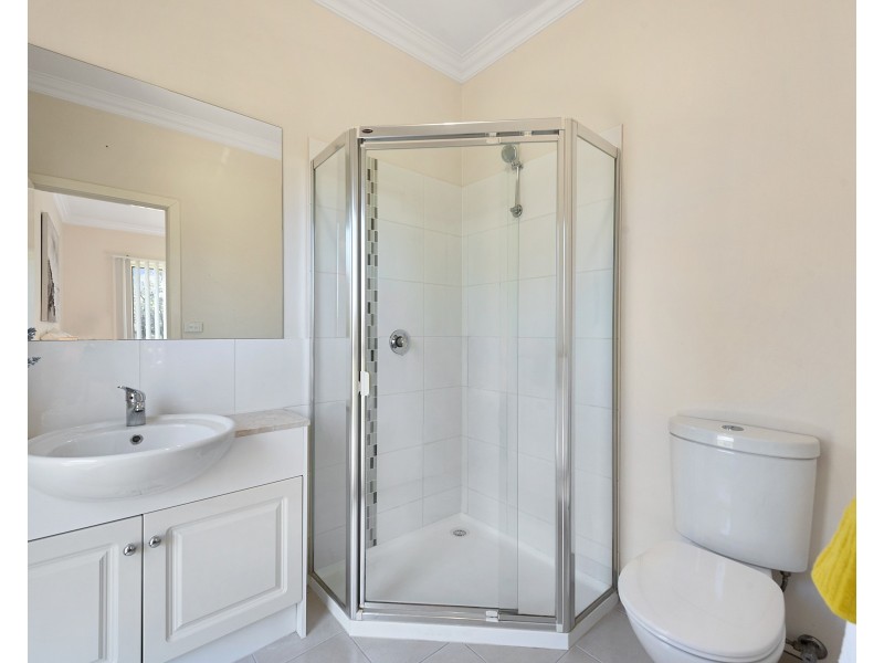2 JESSICA PARK Drive, Lilydale VIC 3140