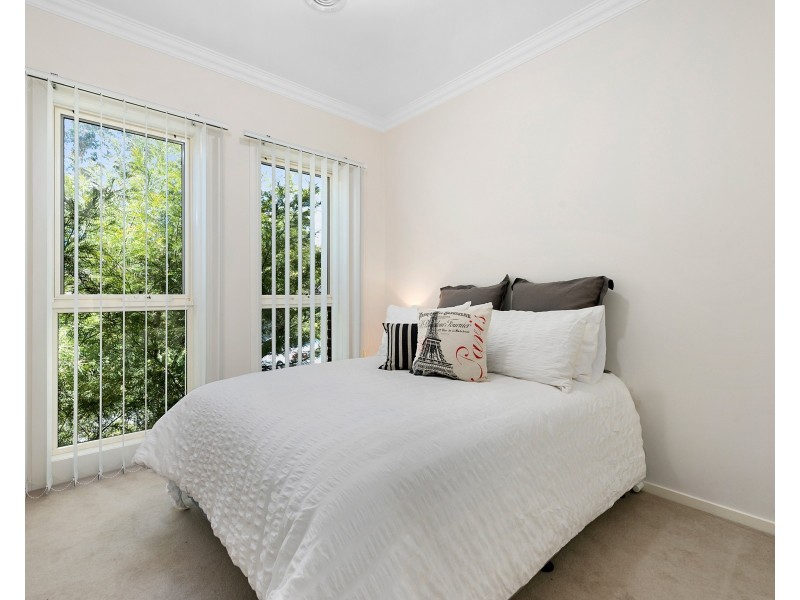 2 JESSICA PARK Drive, Lilydale VIC 3140