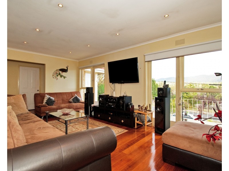 61 TAYLOR Road, Mooroolbark VIC 3138