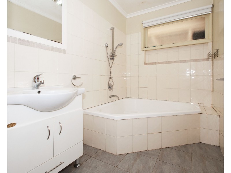 61 TAYLOR Road, Mooroolbark VIC 3138