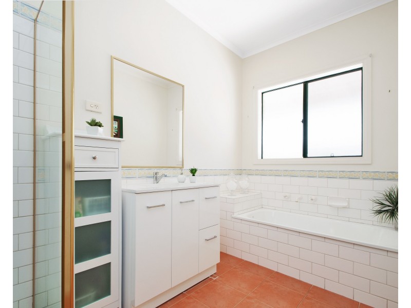 1 MAYFAIR Court, Chirnside Park VIC 3116