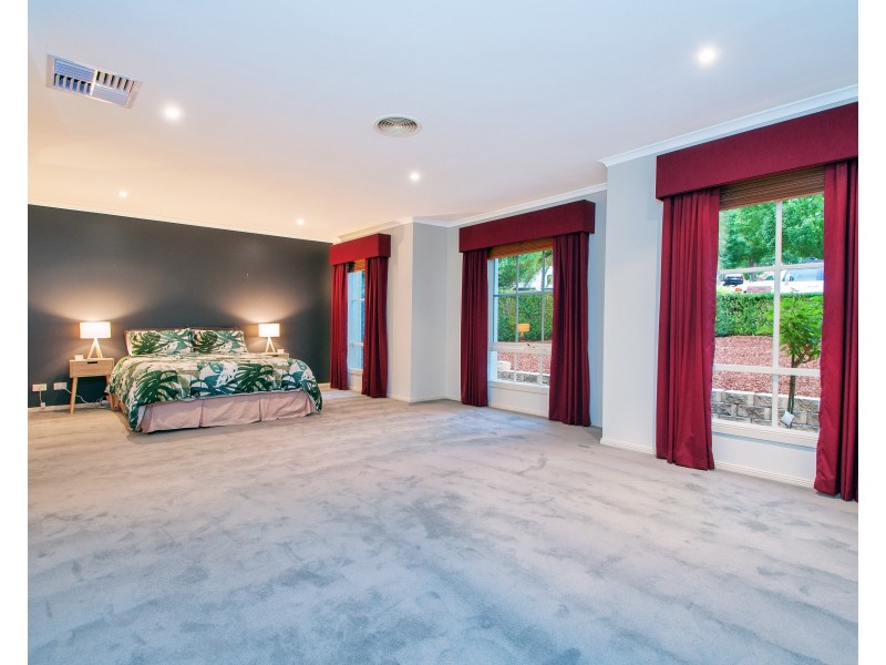 12 YARRA HILL Lane, Chirnside Park VIC 3116