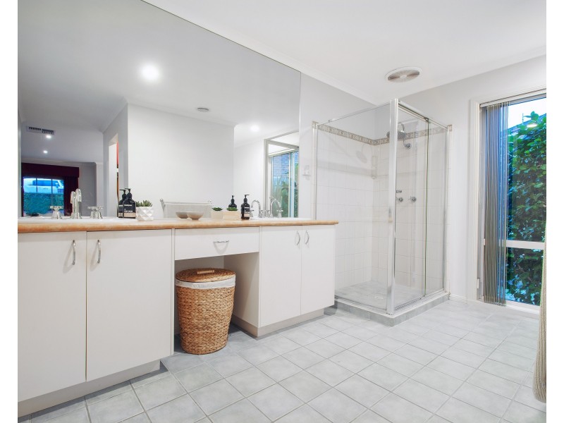 12 YARRA HILL Lane, Chirnside Park VIC 3116