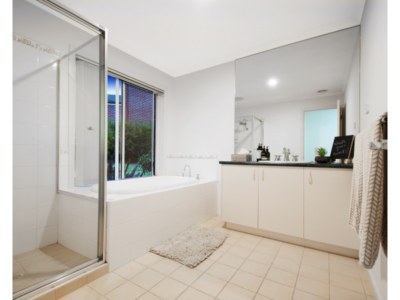 12 YARRA HILL Lane, Chirnside Park VIC 3116