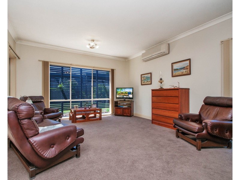22 CHATSWOOD Grove, Chirnside Park VIC 3116