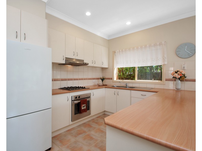 22 CHATSWOOD Grove, Chirnside Park VIC 3116