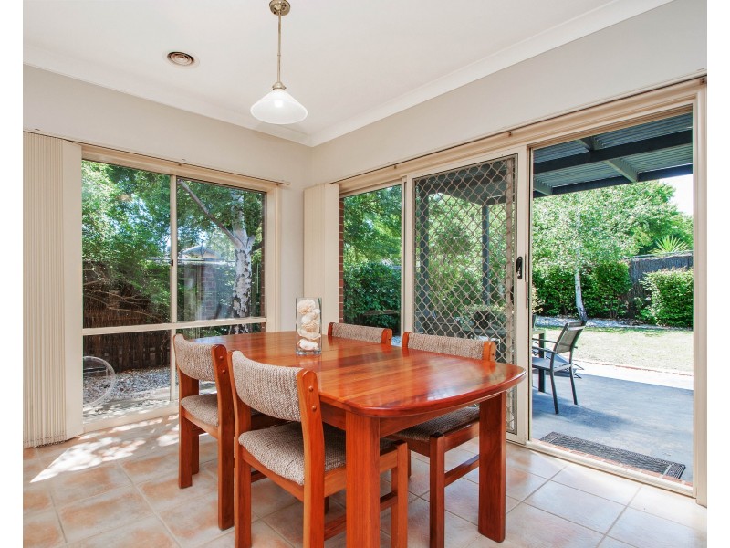 22 CHATSWOOD Grove, Chirnside Park VIC 3116