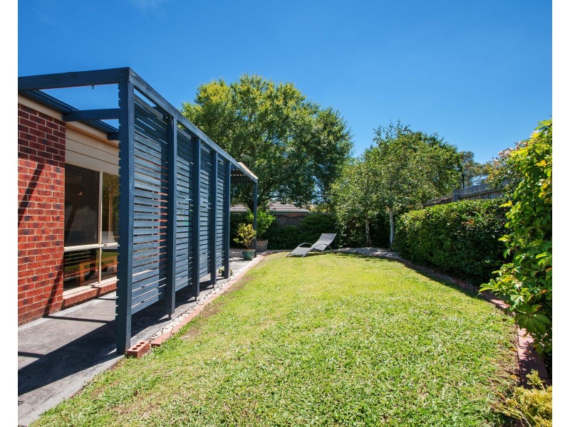 22 CHATSWOOD Grove, Chirnside Park VIC 3116