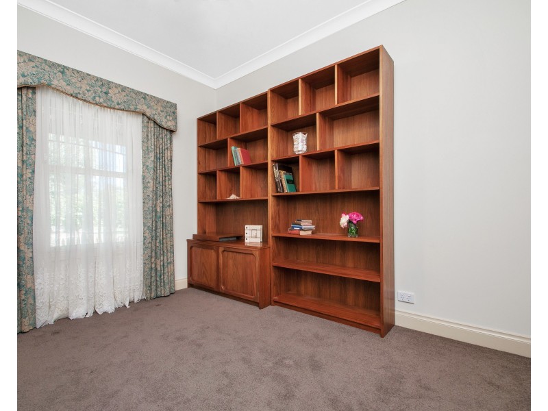 22 CHATSWOOD Grove, Chirnside Park VIC 3116