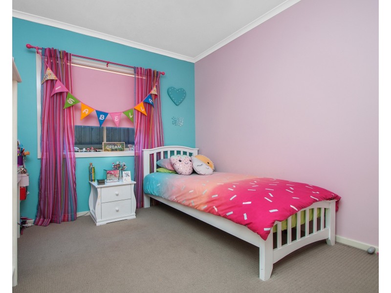 34a BIMBADEEN Drive, Mooroolbark VIC 3138