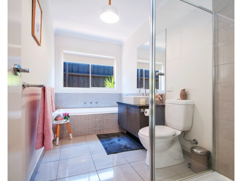 34a BIMBADEEN Drive, Mooroolbark VIC 3138