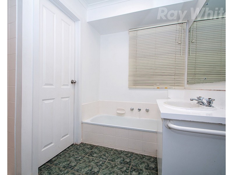 2 DARGO Close, Croydon Hills VIC 3136