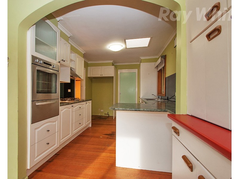 34 Broughton Avenue, Croydon VIC 3136