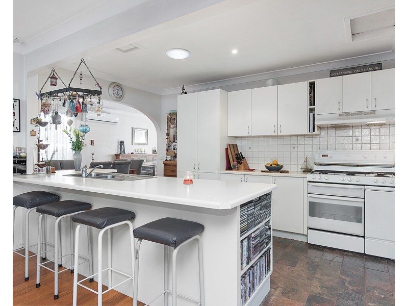 46 Lomond Avenue, Kilsyth VIC 3137