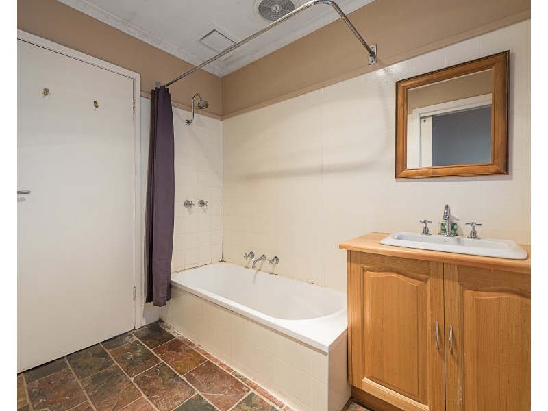 46 Lomond Avenue, Kilsyth VIC 3137