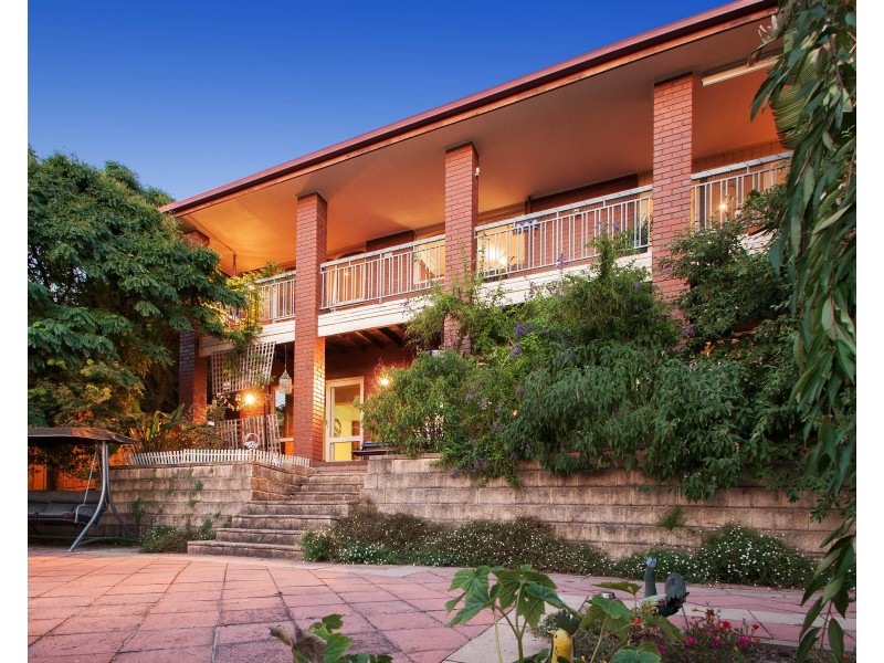 2 Meridian Court, Mooroolbark VIC 3138