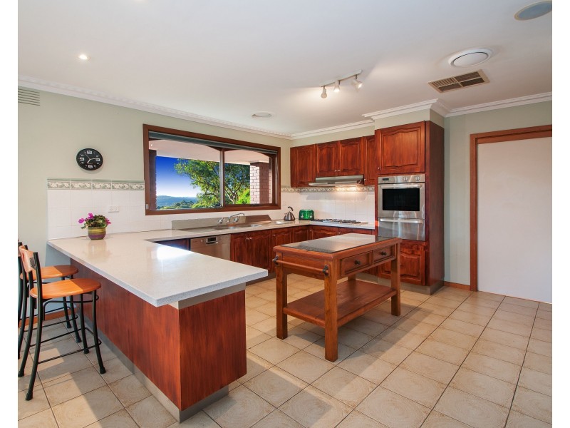 2 Meridian Court, Mooroolbark VIC 3138