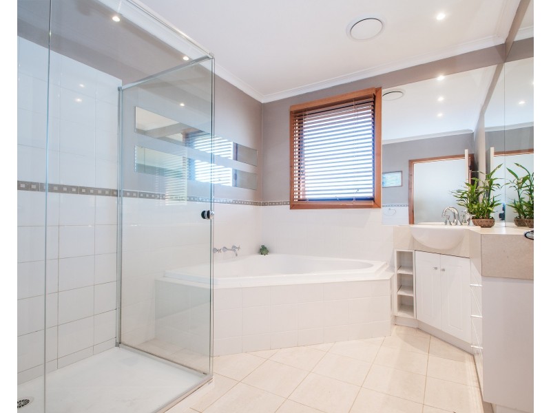 2 Meridian Court, Mooroolbark VIC 3138