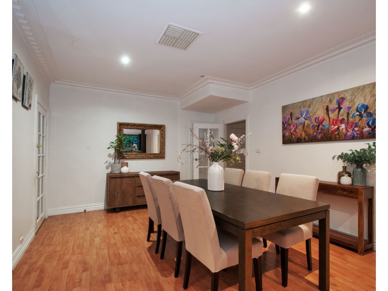 27 Lindisfarne Avenue, Croydon VIC 3136