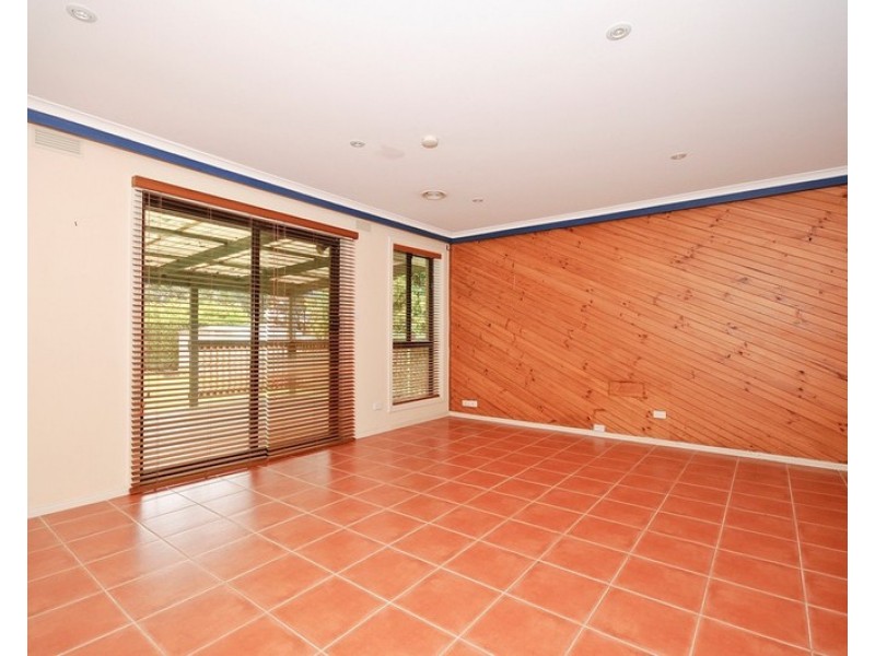 9 LARISSA Court, Croydon VIC 3136