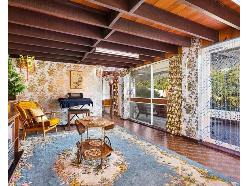 8 HIGHLAND Crescent, Mooroolbark VIC 3138