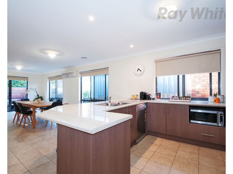 15A PARIS Avenue, Croydon South VIC 3136