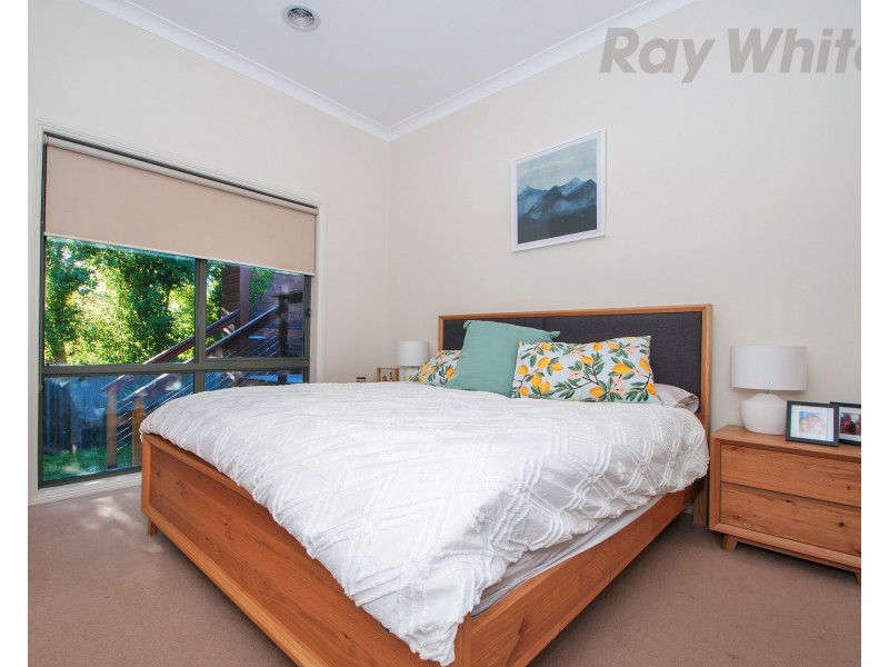 15A PARIS Avenue, Croydon South VIC 3136