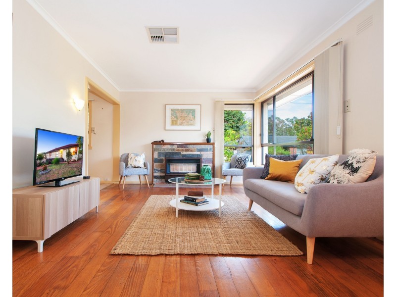 18 Greenville Street, Mooroolbark VIC 3138