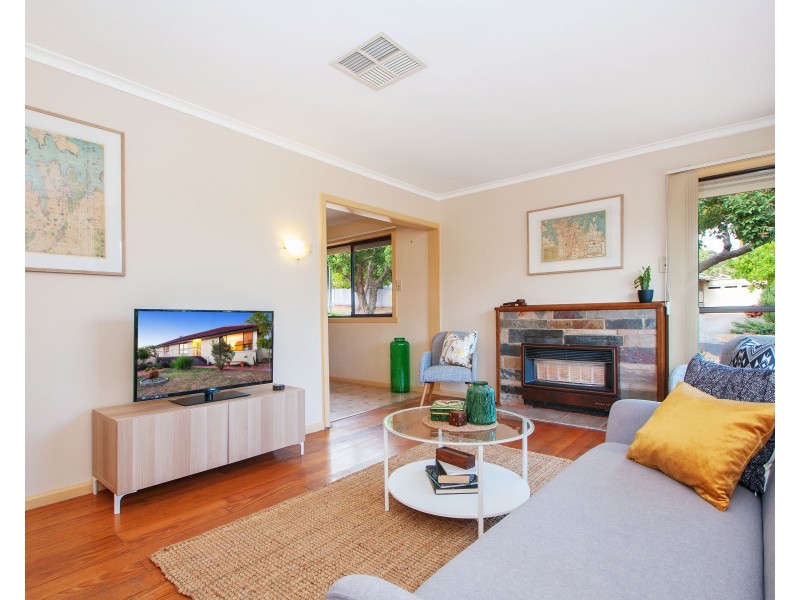 18 Greenville Street, Mooroolbark VIC 3138