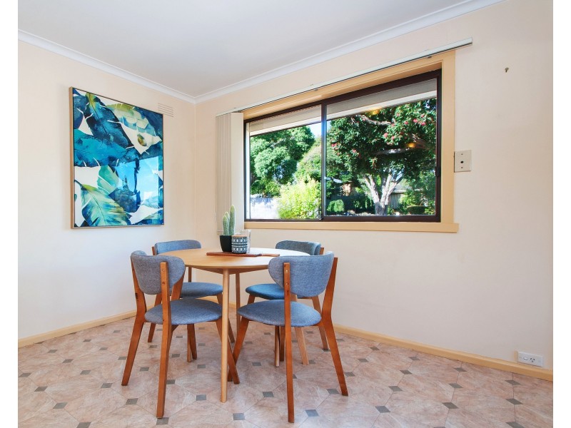 18 Greenville Street, Mooroolbark VIC 3138