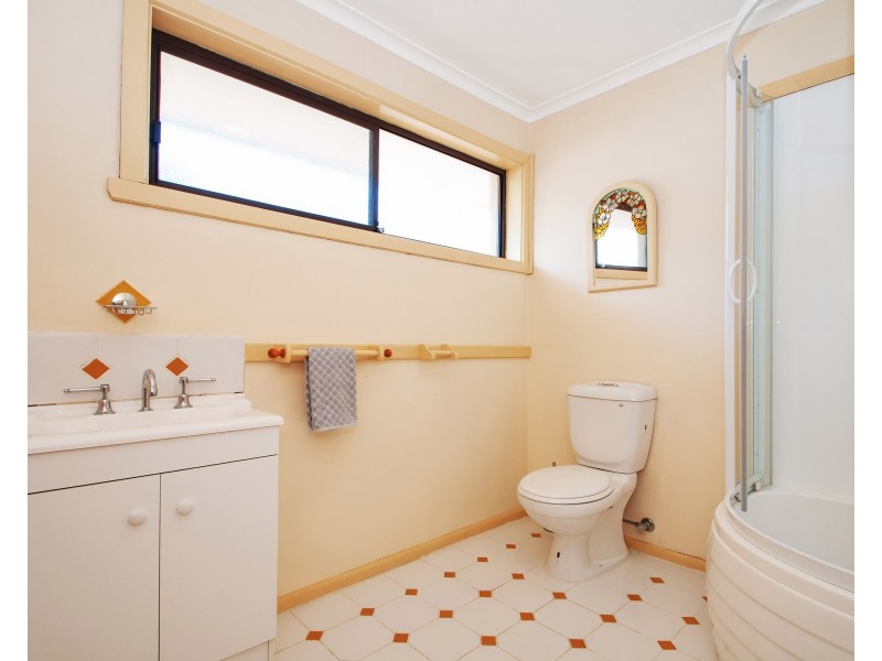 18 Greenville Street, Mooroolbark VIC 3138