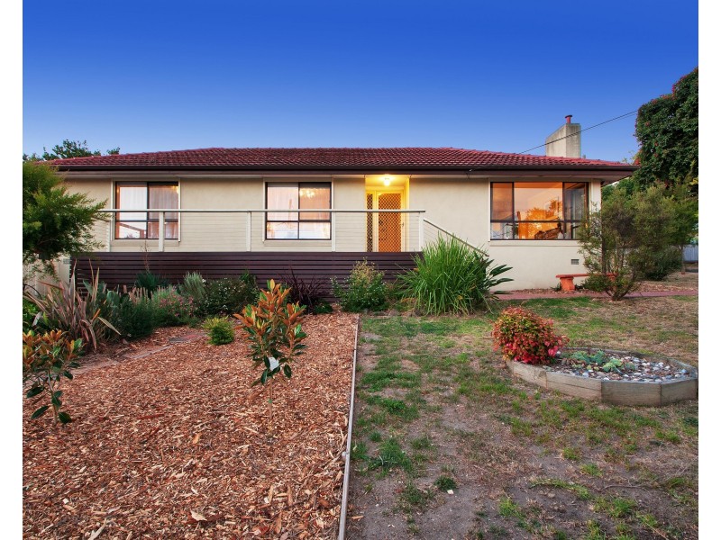 18 Greenville Street, Mooroolbark VIC 3138