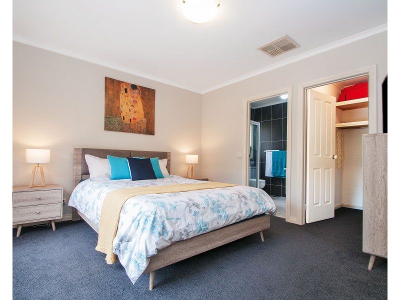 60 Huntingdale Drive, Chirnside Park VIC 3116