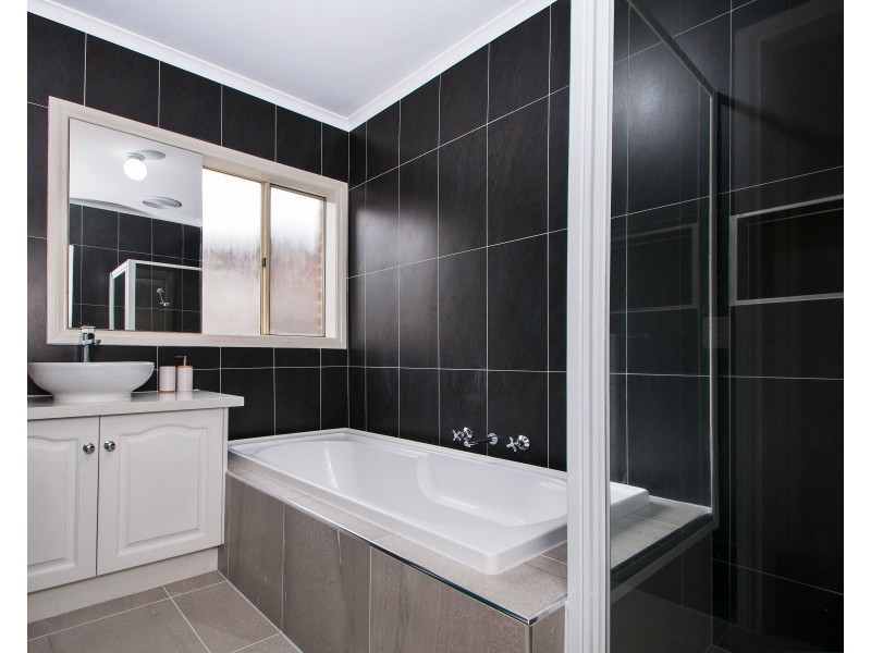 60 Huntingdale Drive, Chirnside Park VIC 3116