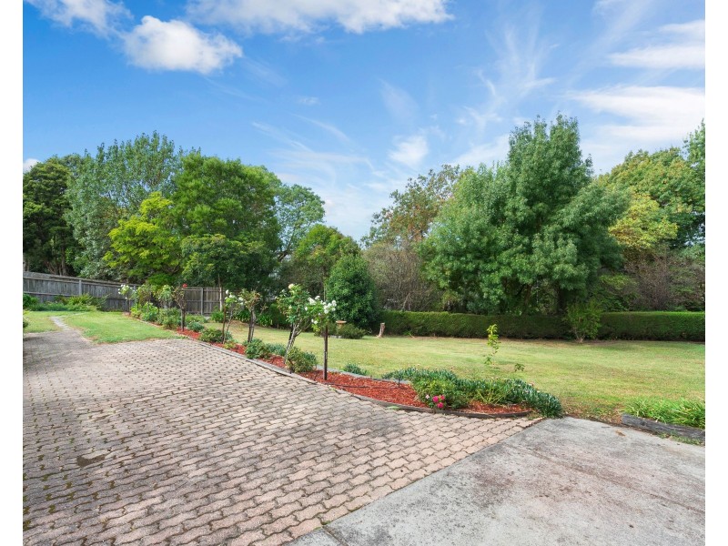 18 Winnetka Drive, Lilydale VIC 3140