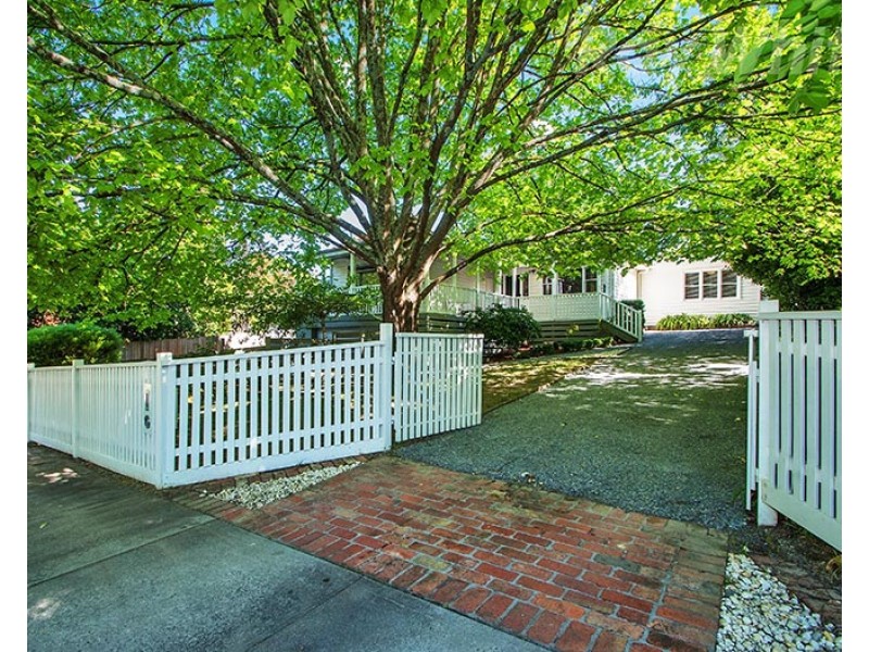 32 LINDISFARNE Avenue, Croydon VIC 3136