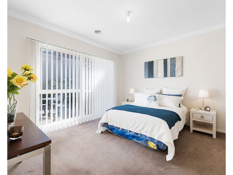 8 Jessica Park Drive, Lilydale VIC 3140