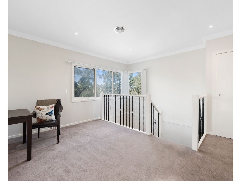 8 Jessica Park Drive, Lilydale VIC 3140