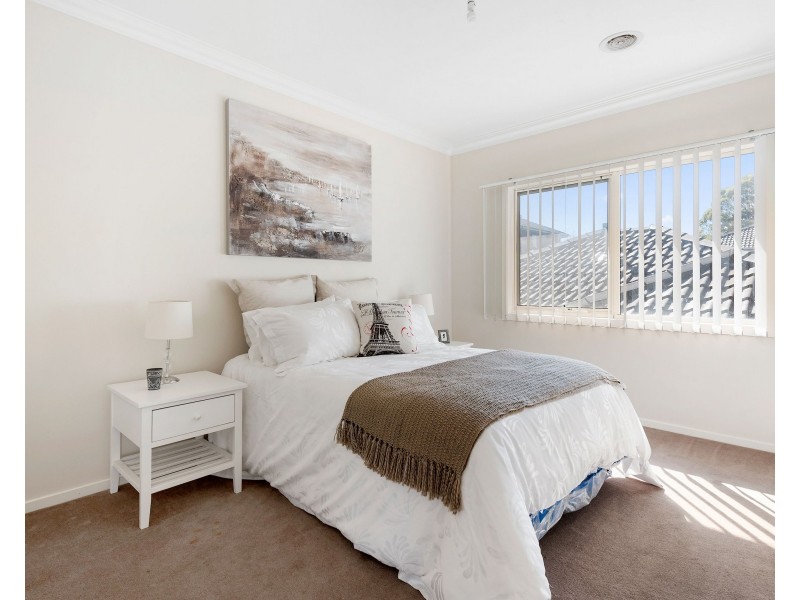 8 Jessica Park Drive, Lilydale VIC 3140