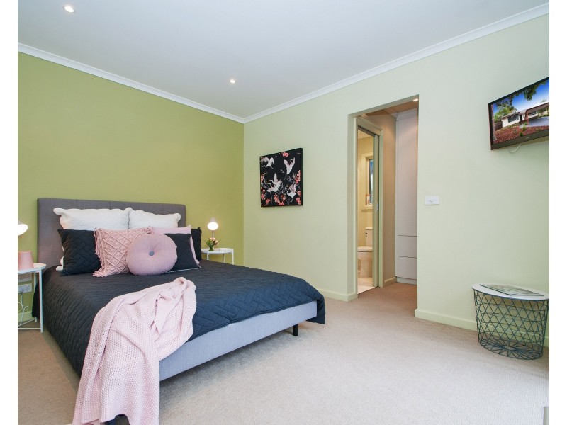 59 Blazey Road, Croydon South VIC 3136