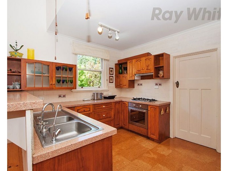 3 WARRIEN Road, Croydon North VIC 3136