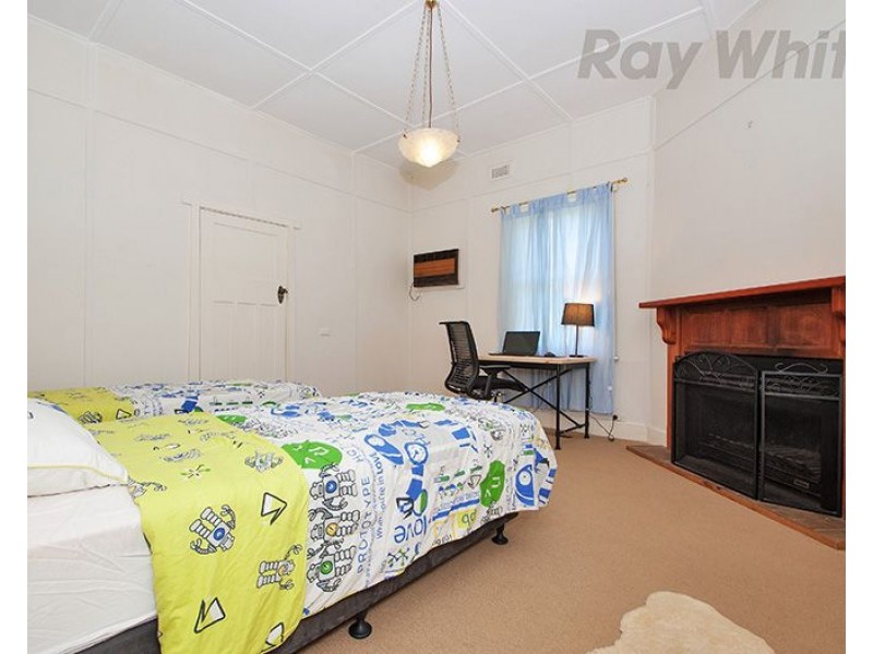 3 WARRIEN Road, Croydon North VIC 3136