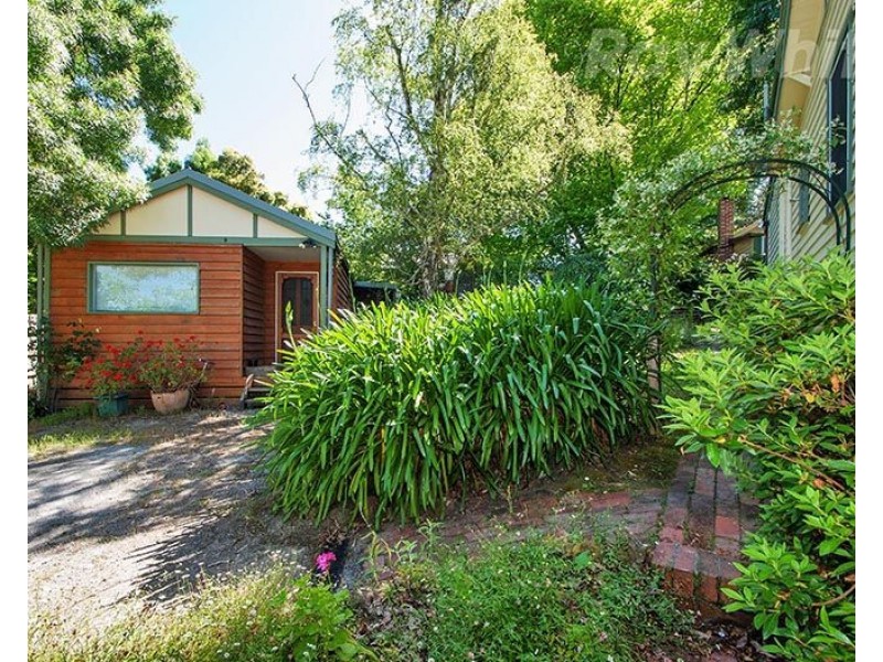 3 WARRIEN Road, Croydon North VIC 3136