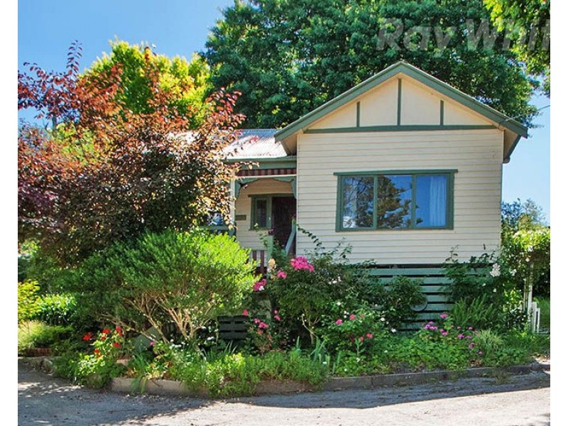 3 WARRIEN Road, Croydon North VIC 3136