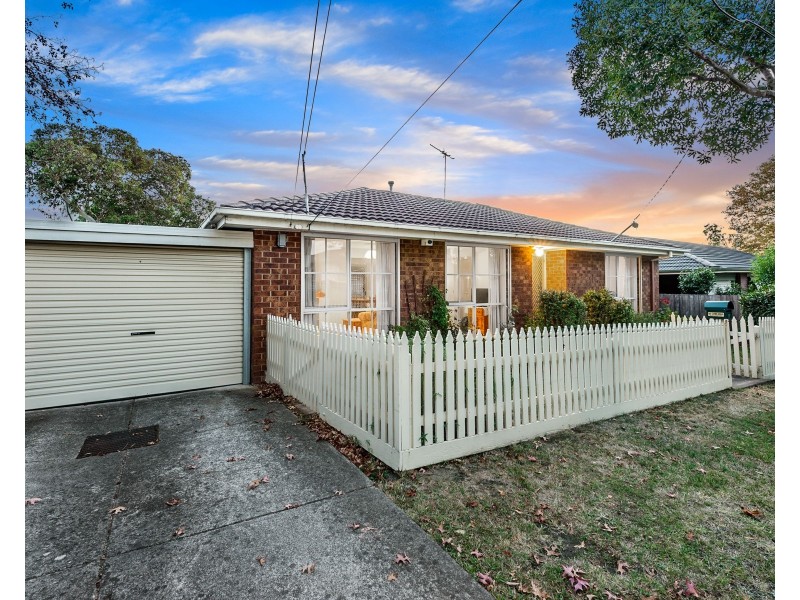 17 Maggs Street, Croydon VIC 3136