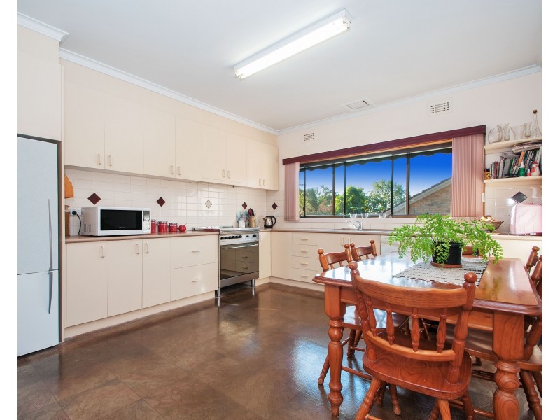 25 Victoria Road, Chirnside Park VIC 3116