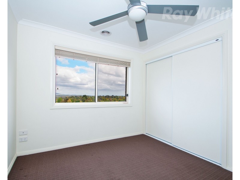 14 HUNTLY Avenue, Mooroolbark VIC 3138